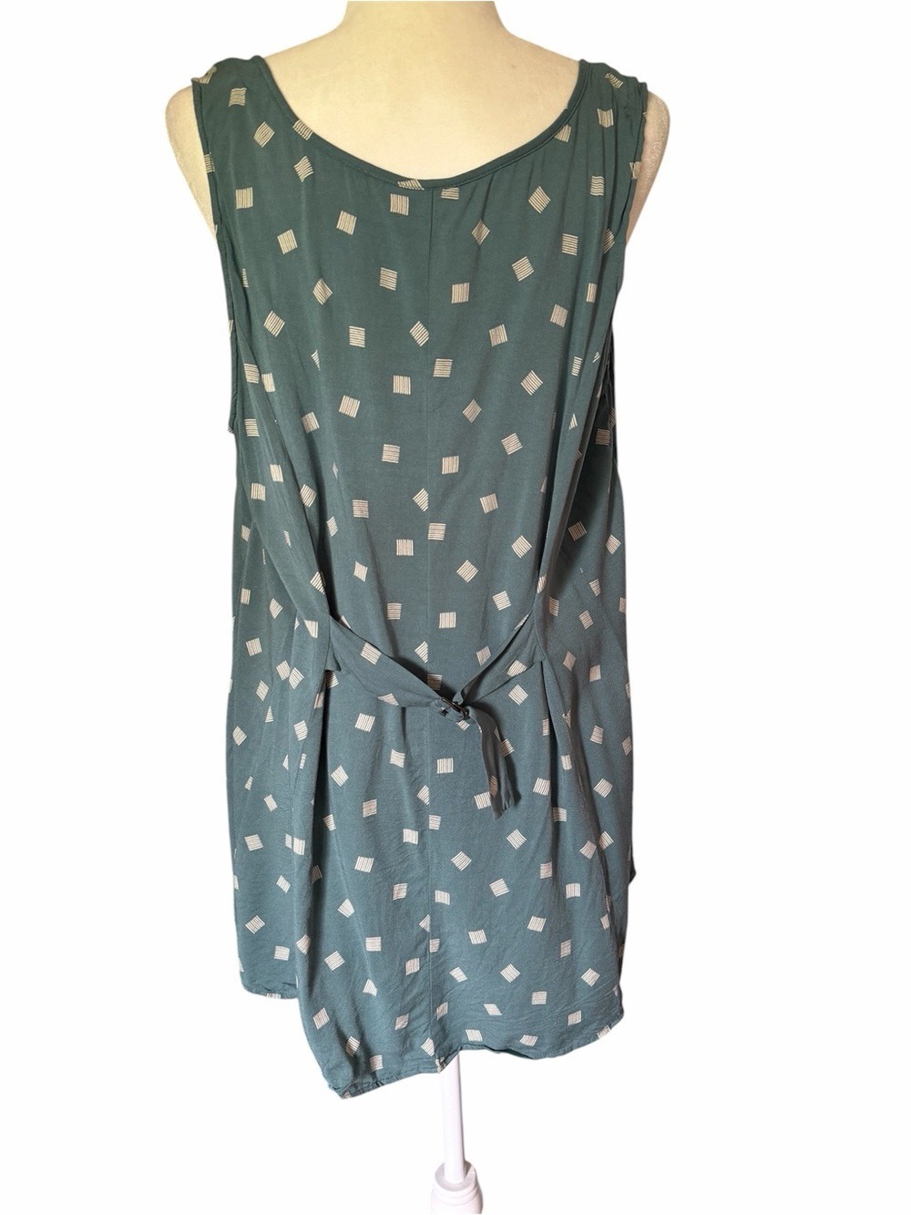 Torrid Fit-Flare Tank Green and White Geometric Pattern Size 2 - Picture 4 of 8